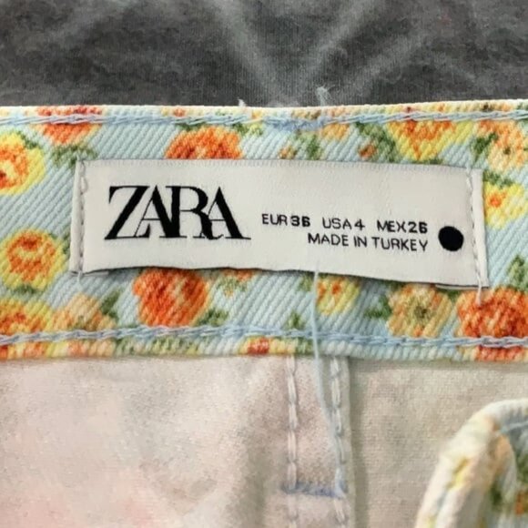 NWT Zara 90s High Rise Raw Hem Floral Shorts Size 4 - Picture 5 of 6